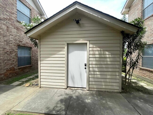 Building Photo - 511 Shiloh Dr