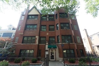 Building Photo - 4644 N Paulina St