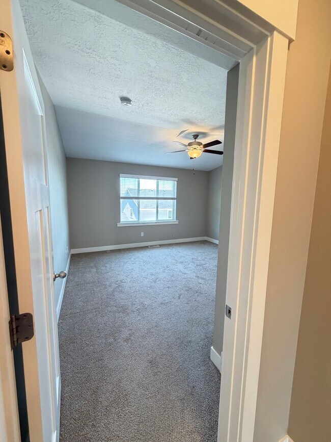 Building Photo - 1334 Wallburg Dr
