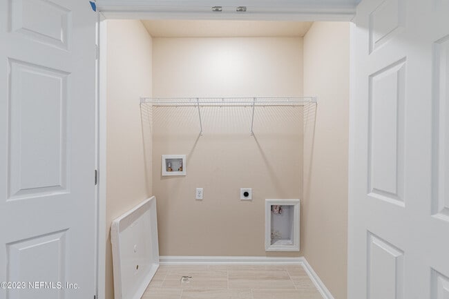 Building Photo - 9833 Fiddleback Ln