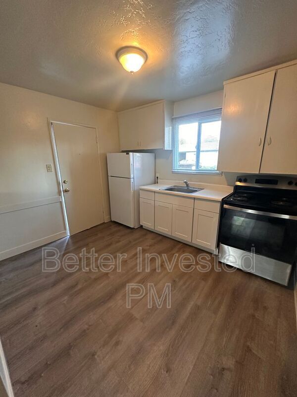 Building Photo - 530 Talmage Rd