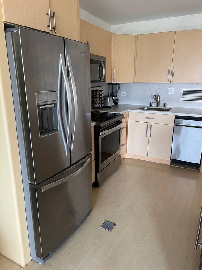 Building Photo - FURNISHED One Bedroom at the Marco Polo