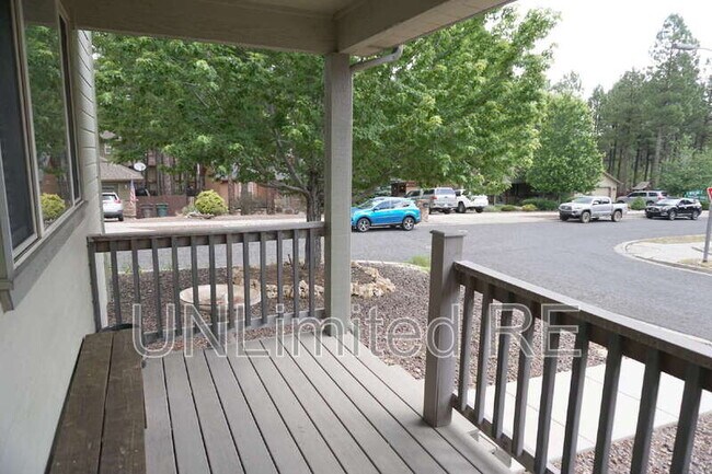 Building Photo - 4154 S Pheasant Run Dr