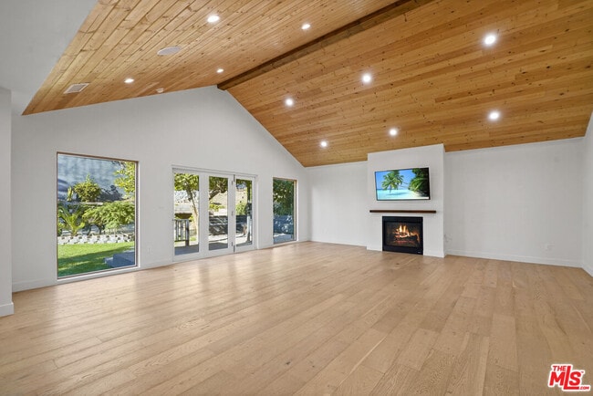 Building Photo - 3604 Stewart Ave