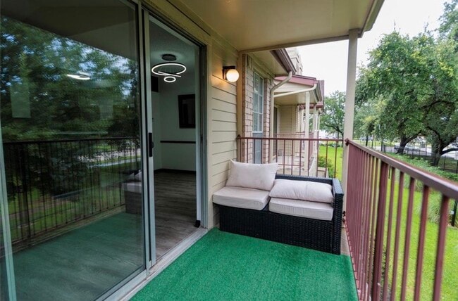 Building Photo - 2120 El Paseo St