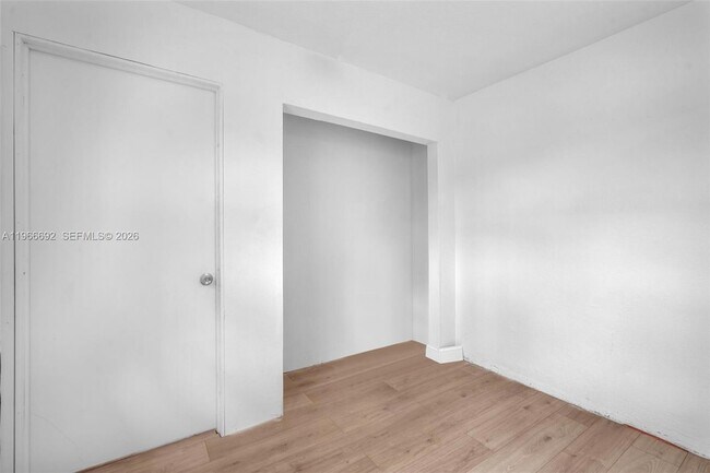 Building Photo - 841 NW 15th Terrace