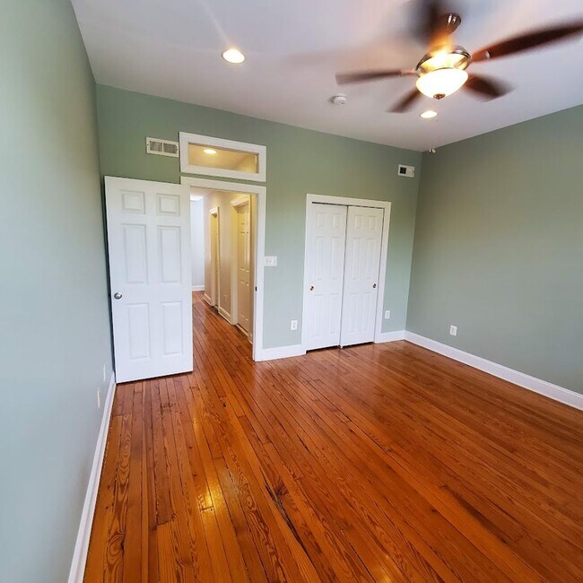 Building Photo - 143 S. Linwood Ave/4 Bed, 4.5 Bath TH in P...