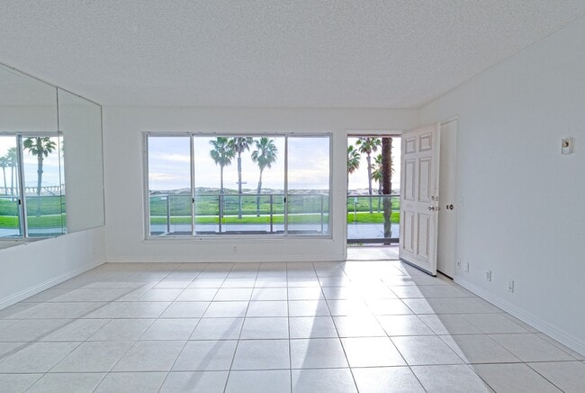 Building Photo - 717 Ocean View Dr