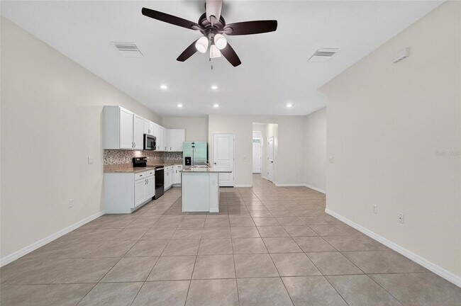 Building Photo - 5068 Captain Davis Dr