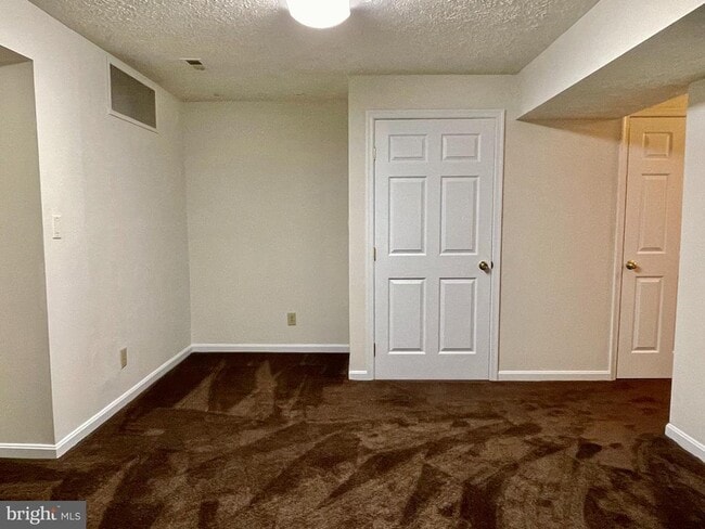 Building Photo - 501 Tolbelt Ct