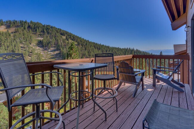 Building Photo - Lakeview condo in Incline Village