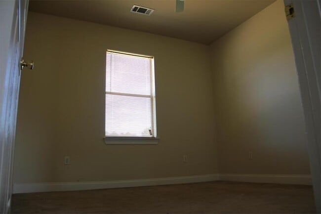 Building Photo - 42470 Barry Ct