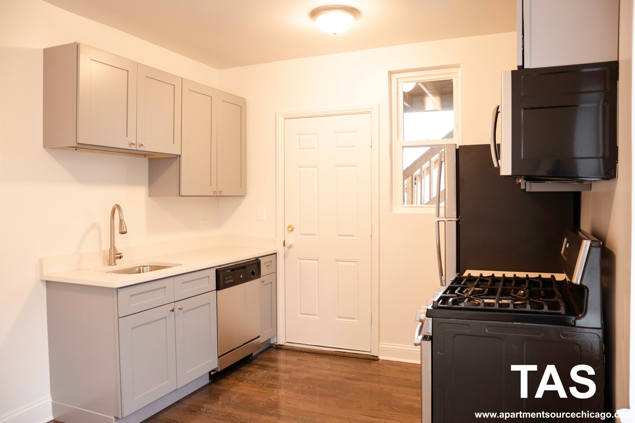 Building Photo - 2347 N Drake Ave