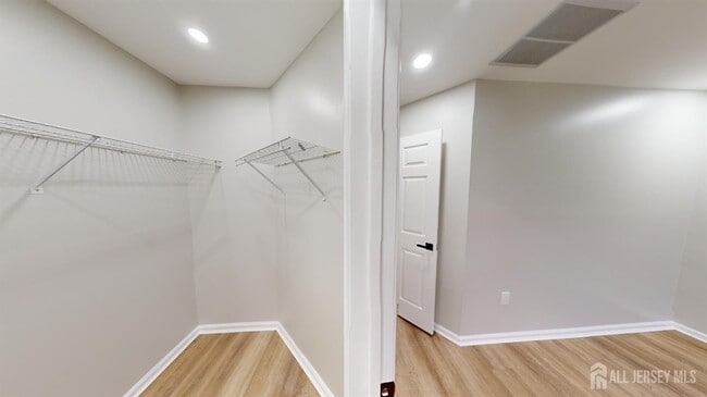 Building Photo - 2405 Timber Ridge Ct