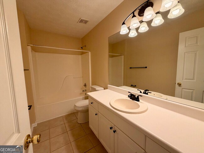 Building Photo - 604 Victorian Cir