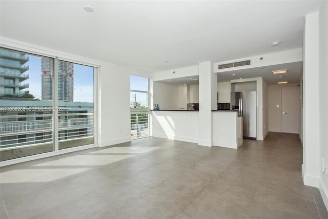 Building Photo - 200 Ocean Dr