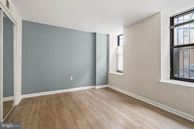 Building Photo - 2633 Adams Mill Rd NW