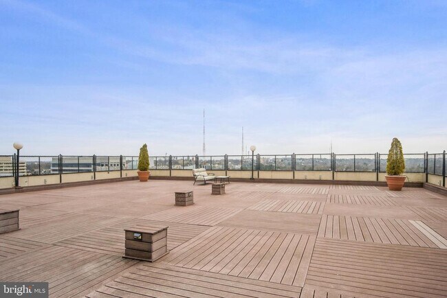 Building Photo - 4515 Willard Ave