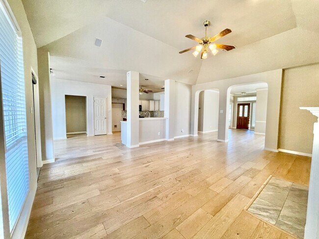 Building Photo - 707 Belmark Ct