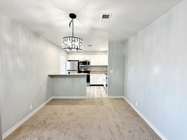 Building Photo - 2 BEDROOM 2 BATH FULLY REMODELED CONDO IN ...