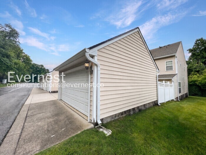 Building Photo - 7023 Sunnywood Dr