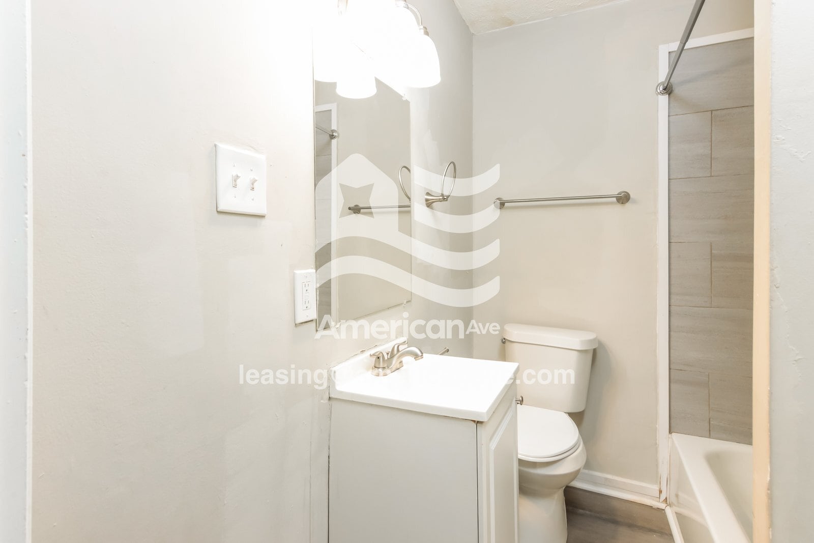 Building Photo - 2825 Waverly Ave