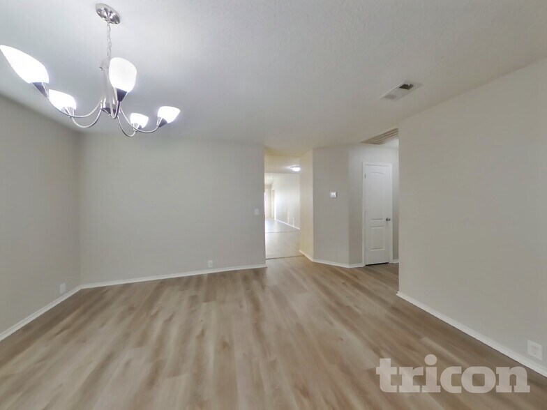 Building Photo - 4512 Merlot Dr