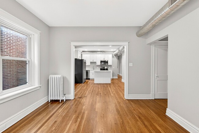 Building Photo - 6432 Alamo Ave