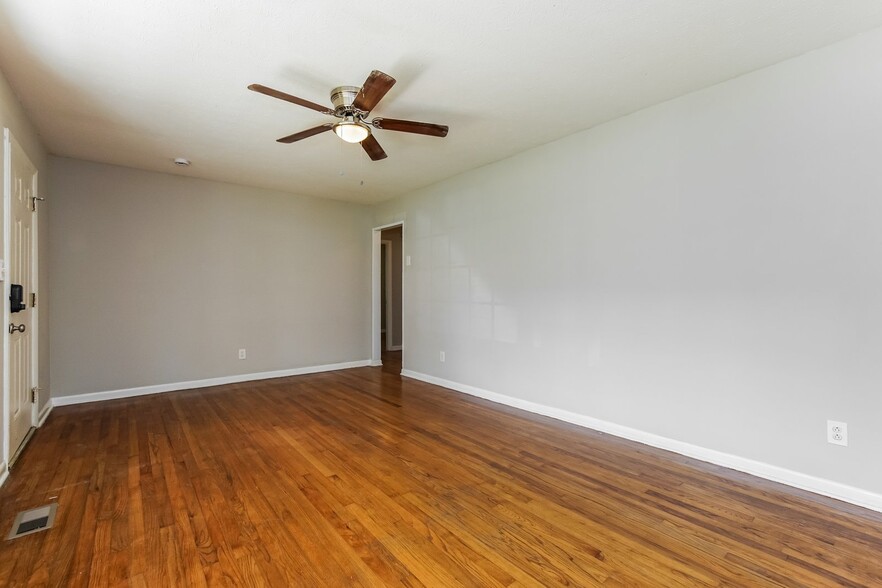 Building Photo - 7526 Decatur Dr