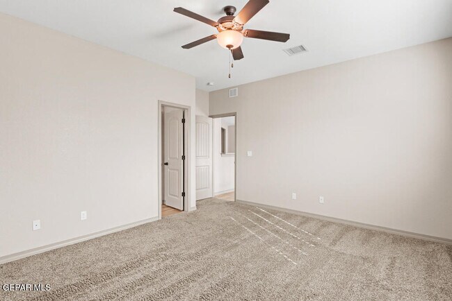 Building Photo - 13960 Lago Vista Ave