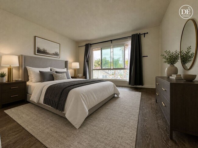 Building Photo - FOR RENT 2BD/1.5 BA/2 parkings/ Town House