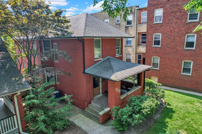 Building Photo - 2303 Ridge Ave