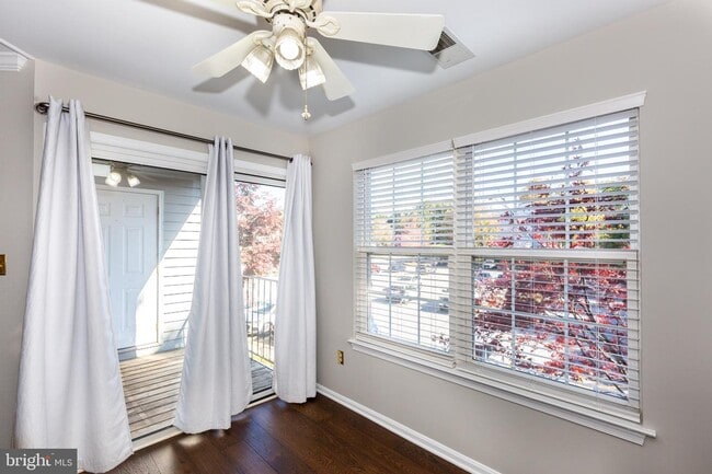 Building Photo - 3805 Sunnyfield Ct