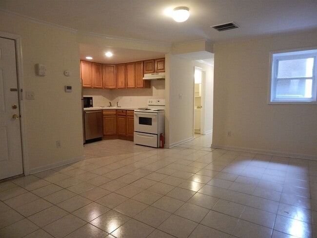 Building Photo - 135 SUSSEX St