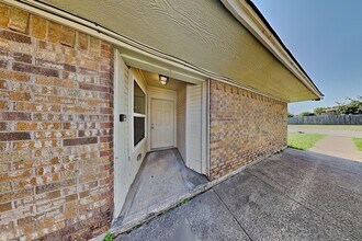 Building Photo - 3405 Republic Dr
