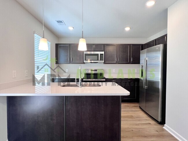 Building Photo - 3068 Harborview Dr