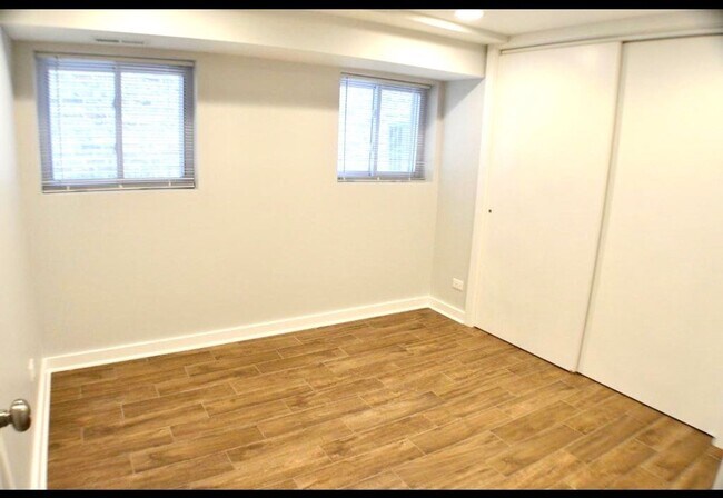 Building Photo - 2652 N Harding Ave
