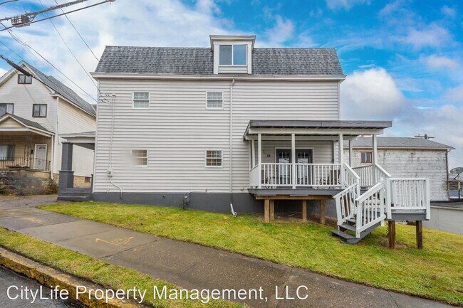 Building Photo - 3 br, 2.5 bath House - 32 Adrian Street