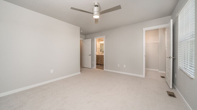 Building Photo - Townhome in Greenways at Sand Creek