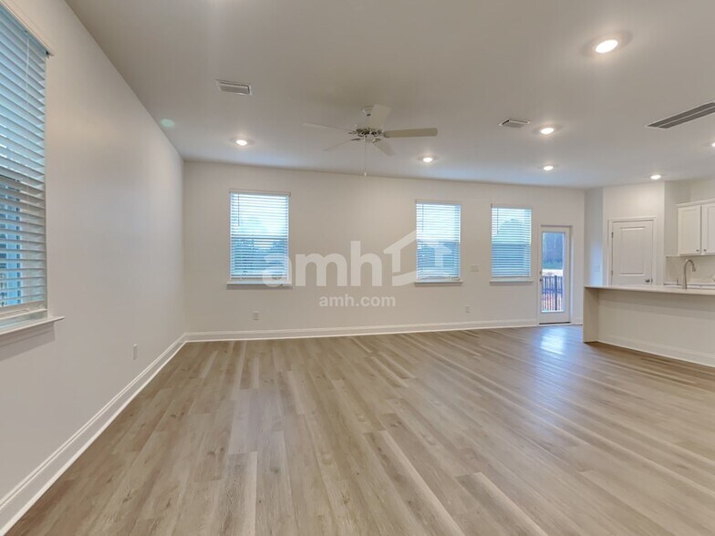 Building Photo - 168 Portside Pk Dr