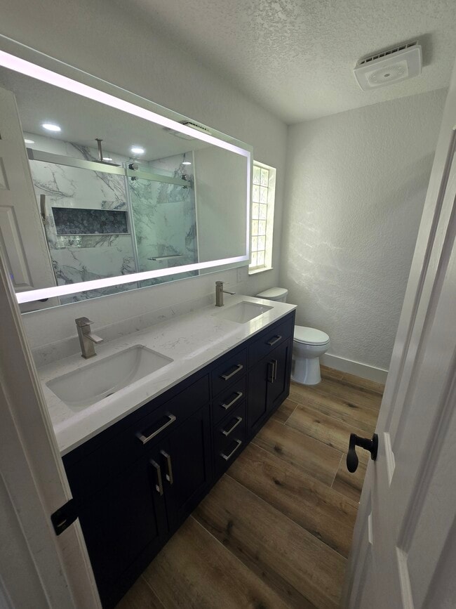 Building Photo - 383 Floral Dr
