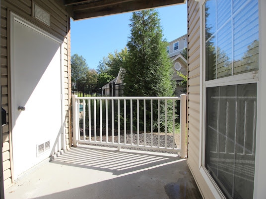 Building Photo - 7000 Falls Reach Dr