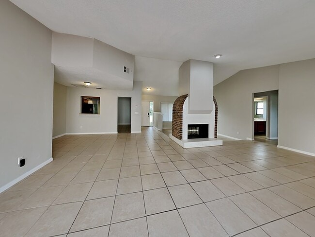 Building Photo - 102 Cascade St