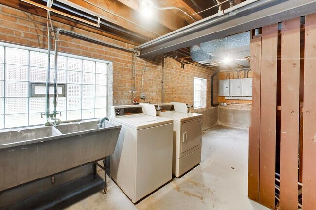 Building Photo - 3024 S Harlem Ave