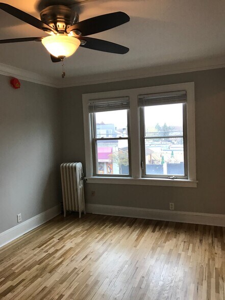 Building Photo - 1564 Randolph Ave