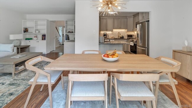 Building Photo - 10 Leland Ln