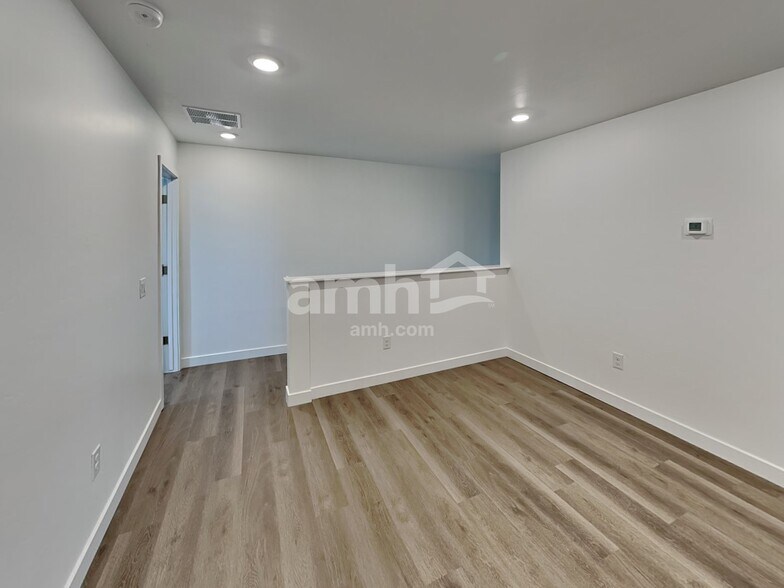 Building Photo - 6509 E Paseo Alga