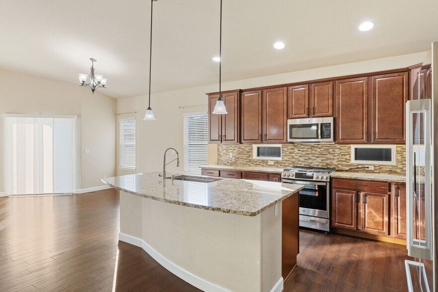 Building Photo - 7563 Bigtooth Maple Dr