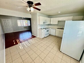 Building Photo - Cozy 2bd/1bth Available for Rent!