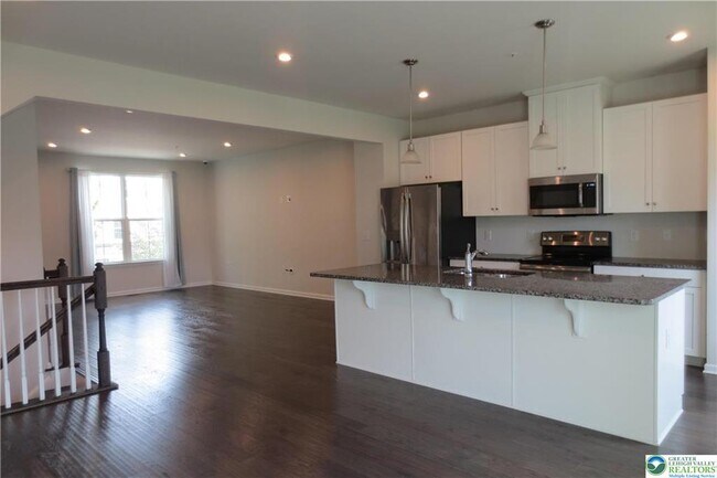 Building Photo - 2407 Cook Dr